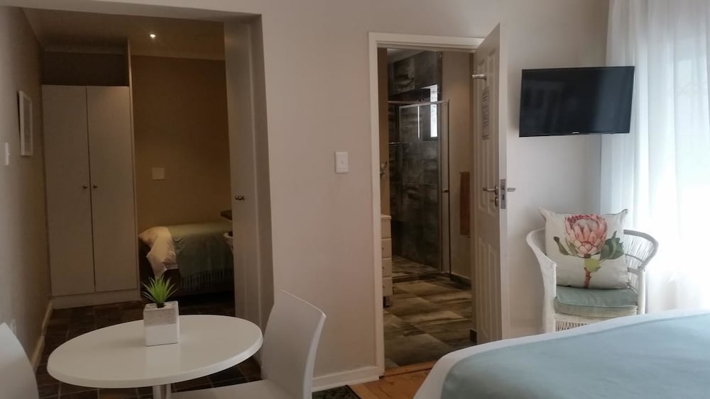 Standard Triple Room photo 2