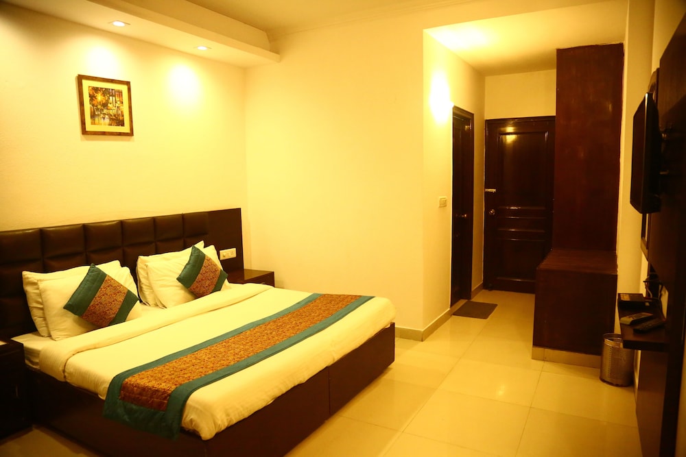 Luxury Suite, 1 Bedroom, Smoking, City View