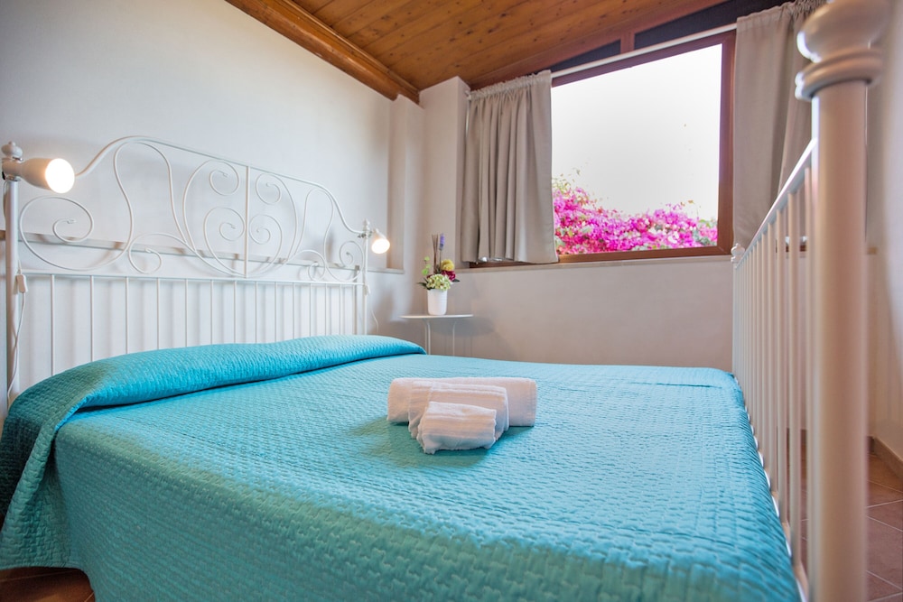 Standard House, 3 Bedrooms, 2 Bathrooms, Sea Facing (Dune Sul Mare)
