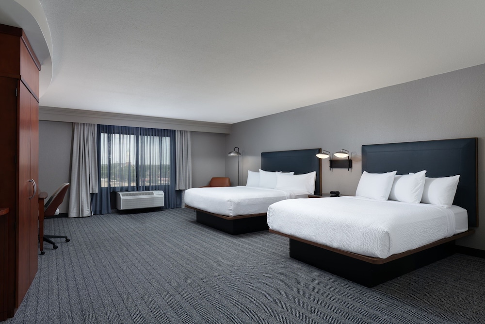 Room, 2 Queen Beds - Photo 3
