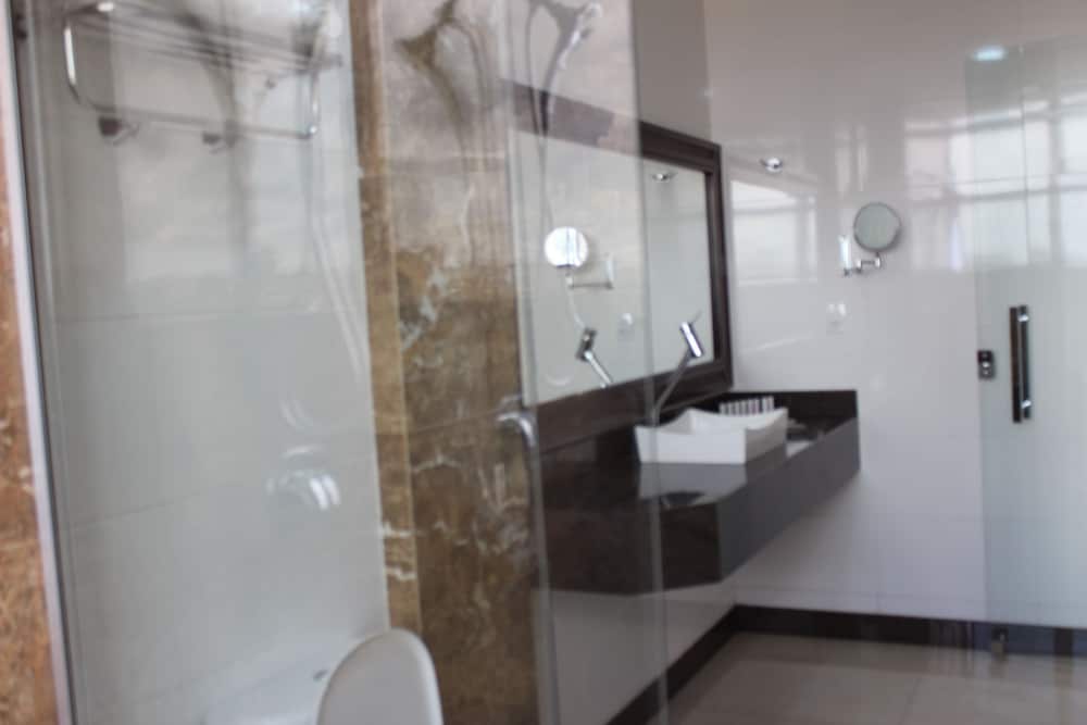 Suite (Imperial) photo 2