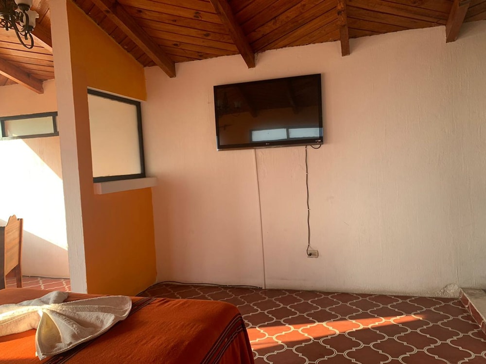 Single Room, 1 Queen Bed, Lake View