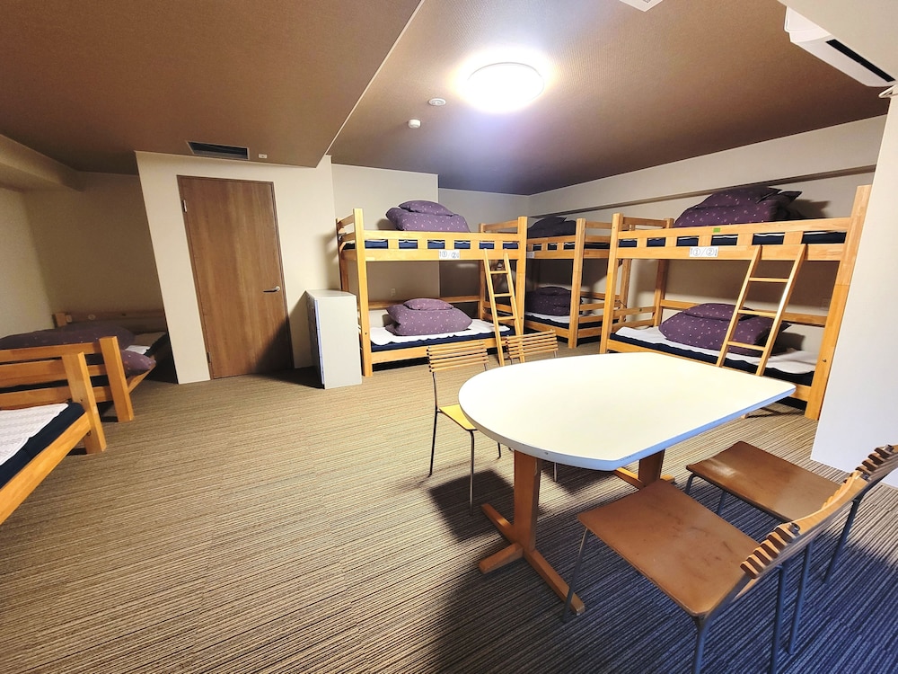 Economy Room, Multiple Beds, Shared Bathroom photo 2