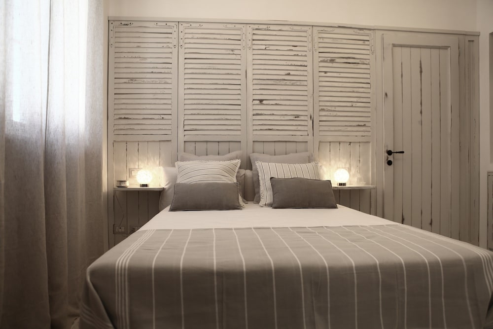 Double Room, 1 Queen Bed