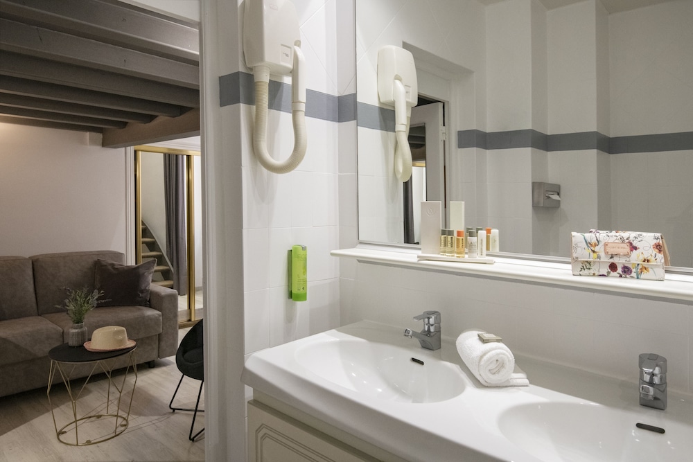 Junior Suite - Photo 19