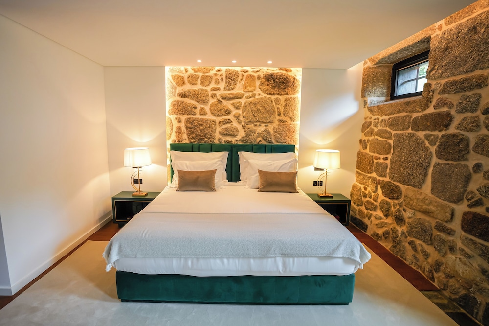 Deluxe Double or Twin Room - Photo 22