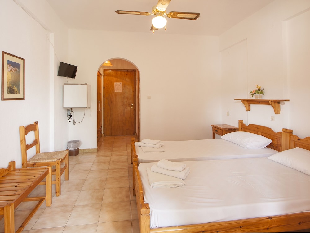 Twin Room, 2 Twin Beds, City View photo 3