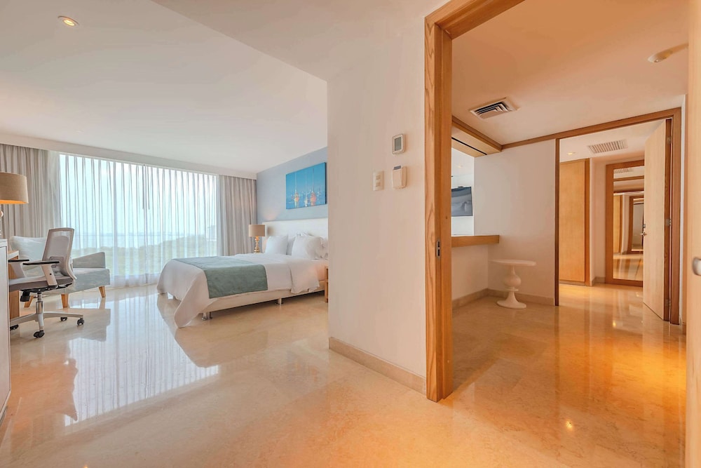 Suite, Multiple Beds, Non Smoking photo 3