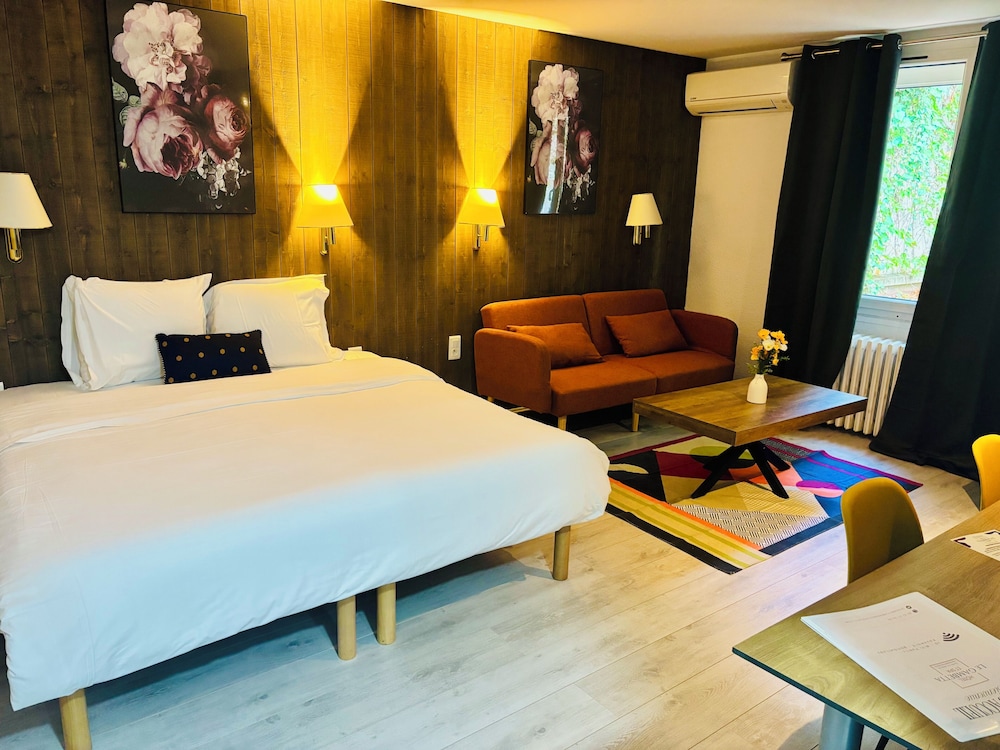 Deluxe Double Room - Photo 1