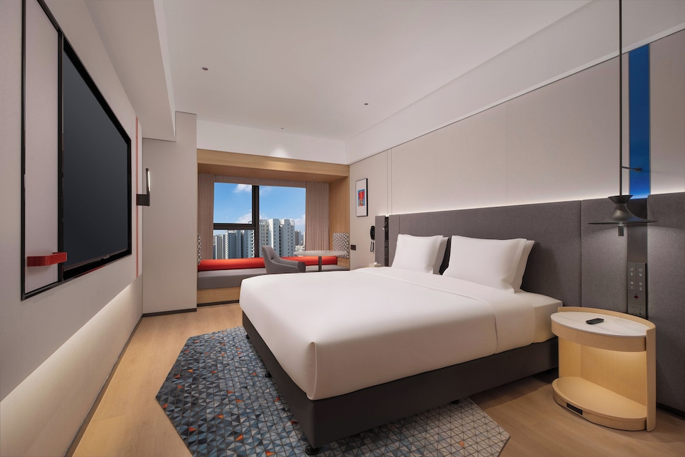 Standard Room, 1 King Bed, Accessible photo 1