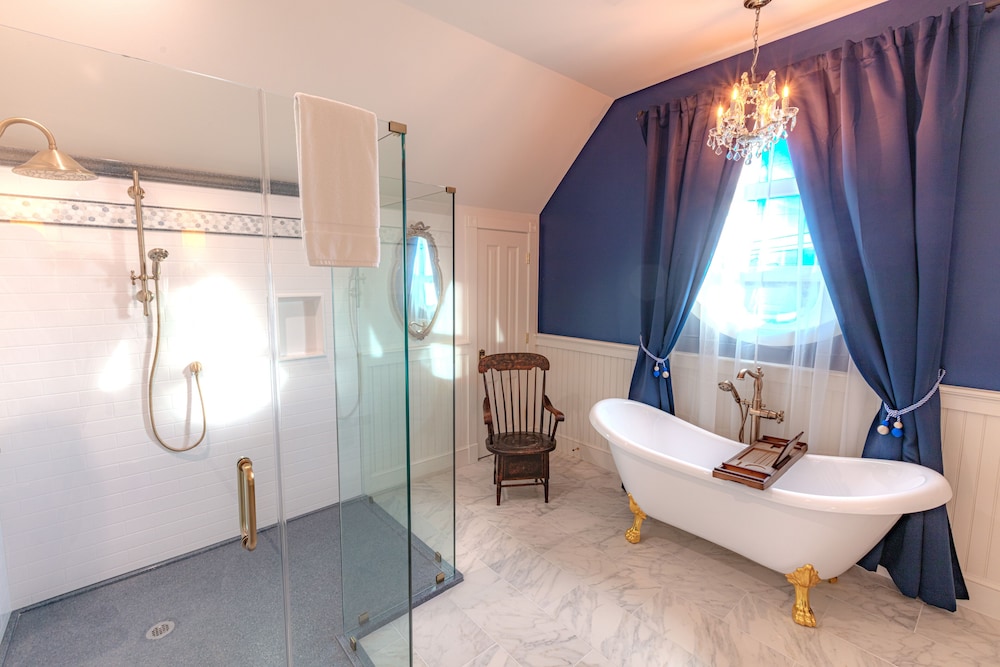 Deluxe Room - Photo 4