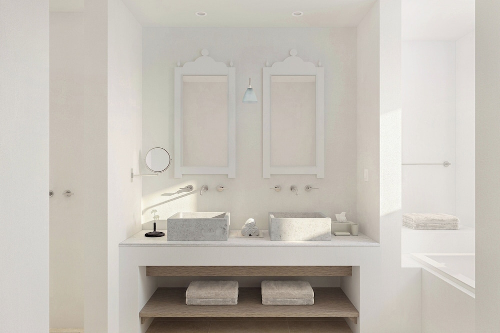 Suite, 1 Bedroom - Photo 11