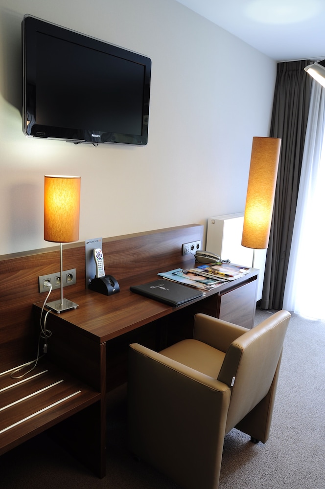Deluxe Twin Room, Partial Sea View photo 3