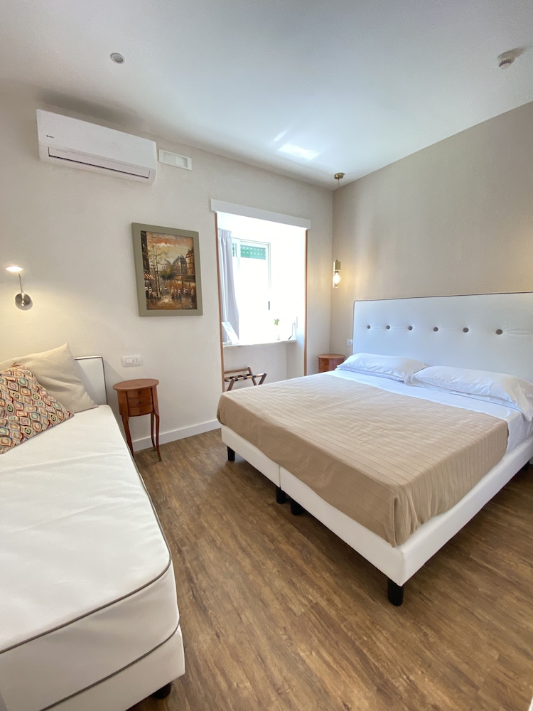 Standard Triple Room - Photo 7
