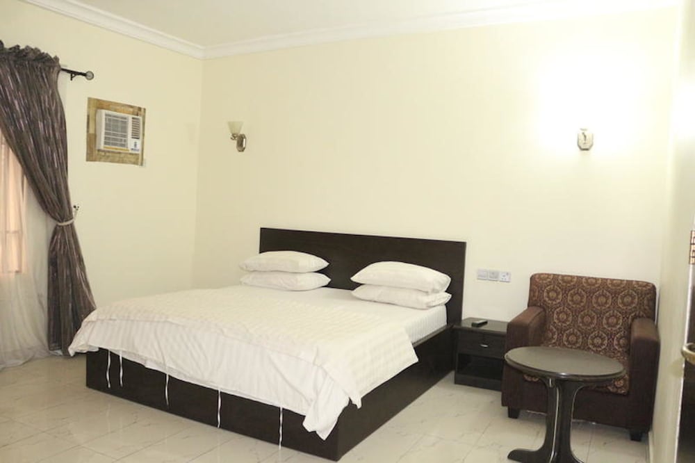 Suite, 1 Queen Bed photo 1