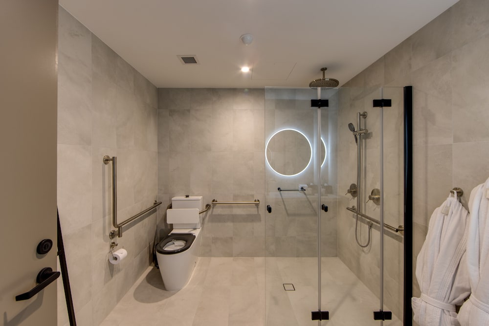 Parkland Accessible King - Photo 4