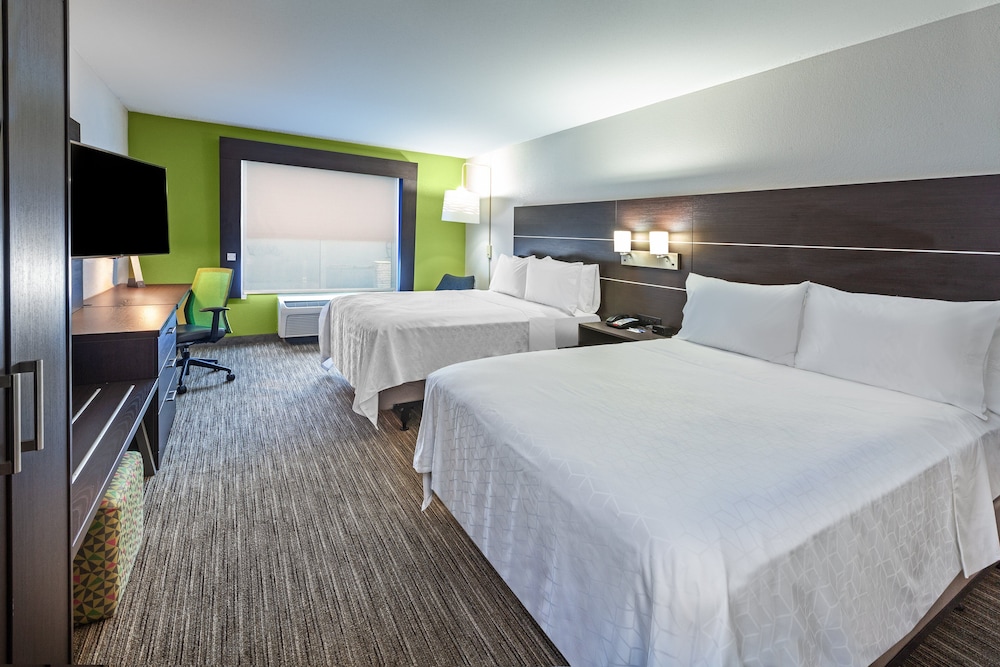Suite, Multiple Beds - Photo 3