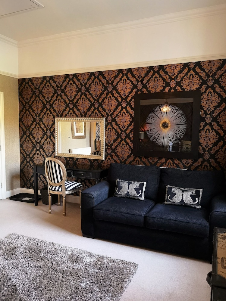 Deluxe Suite (Copper Beech Suite) photo 1