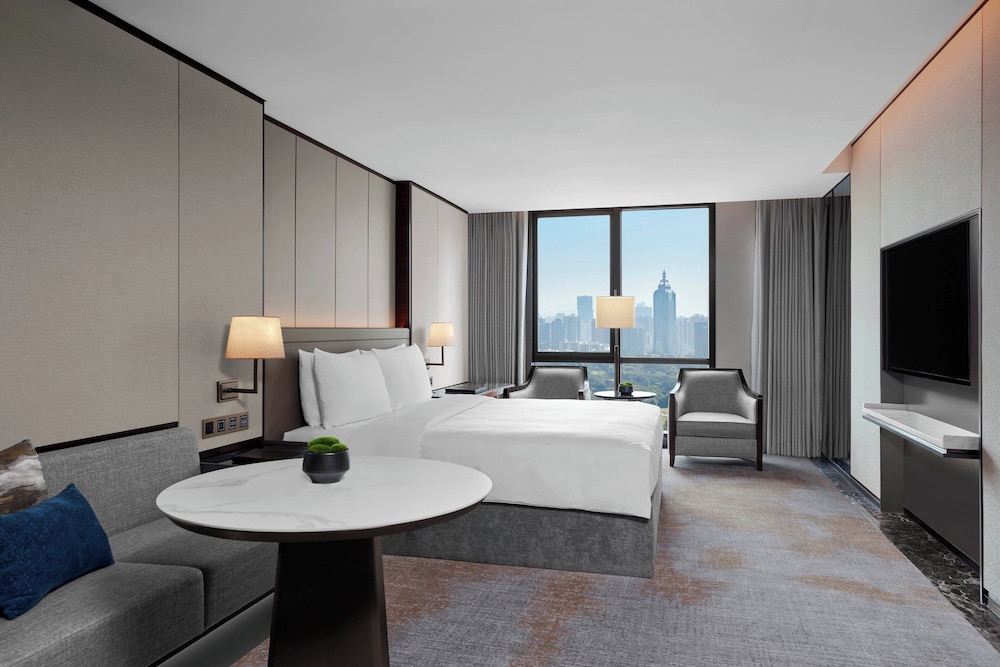 Executive Room, 1 King Bed - Photo 1