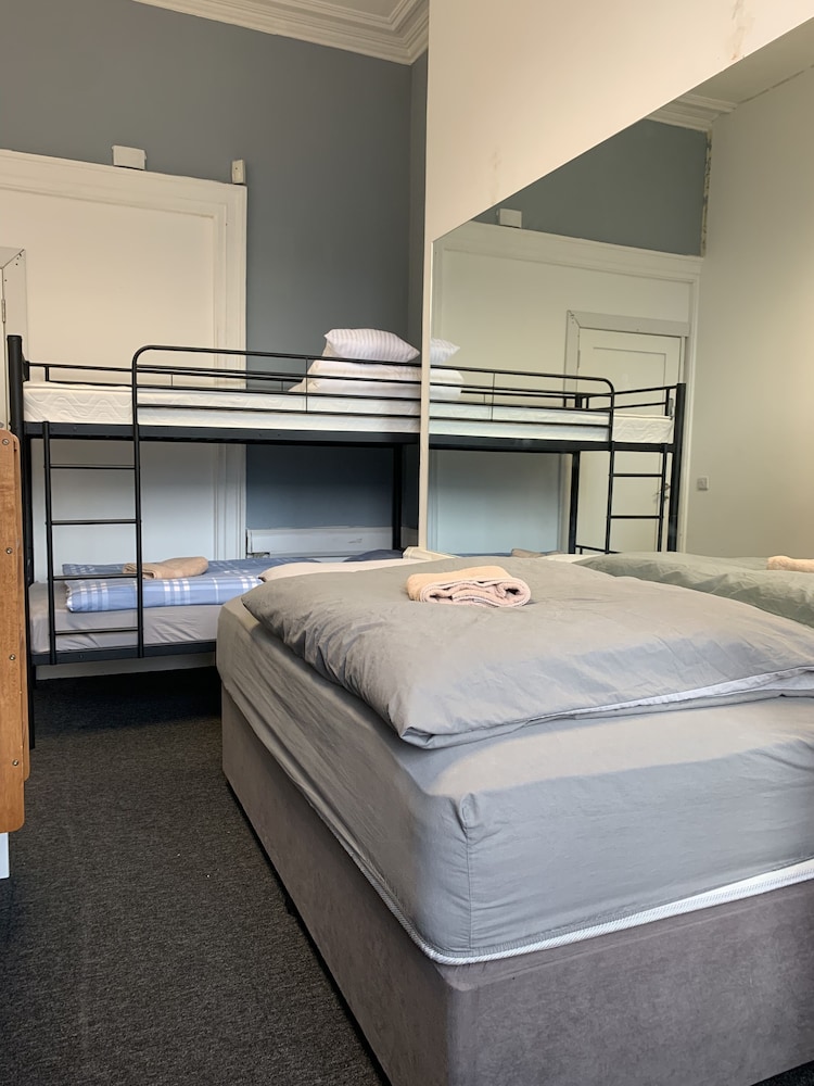 Economy Room