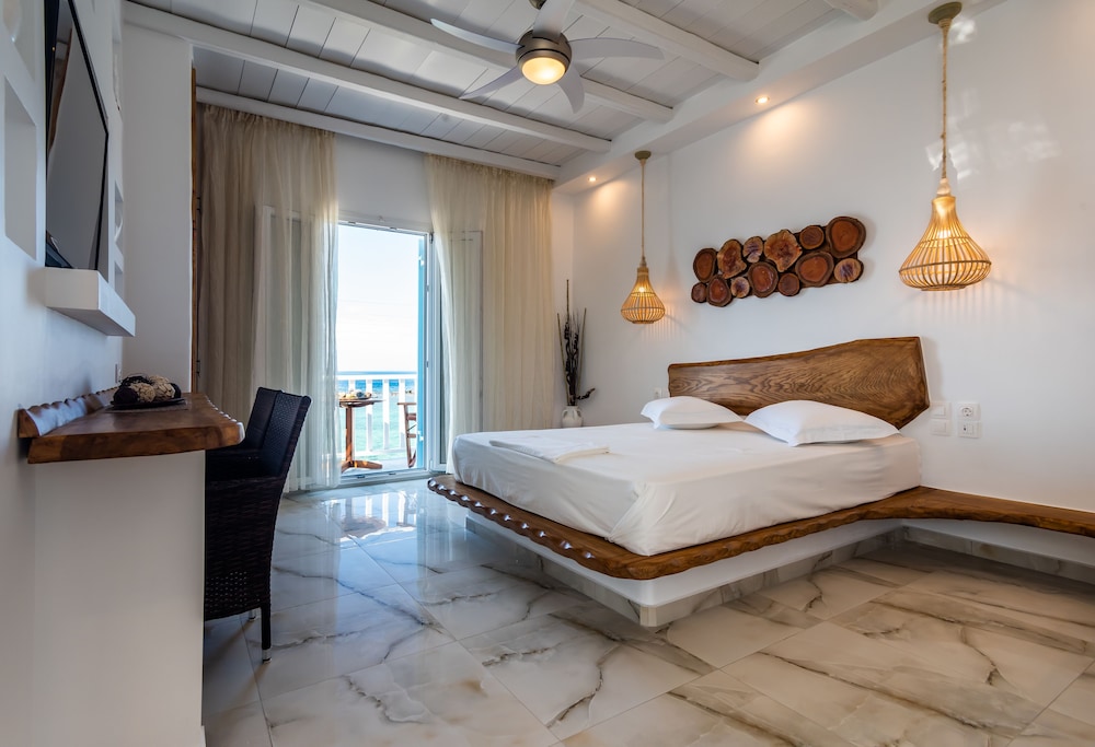 Deluxe Double Room, Sea Facing - Photo 1