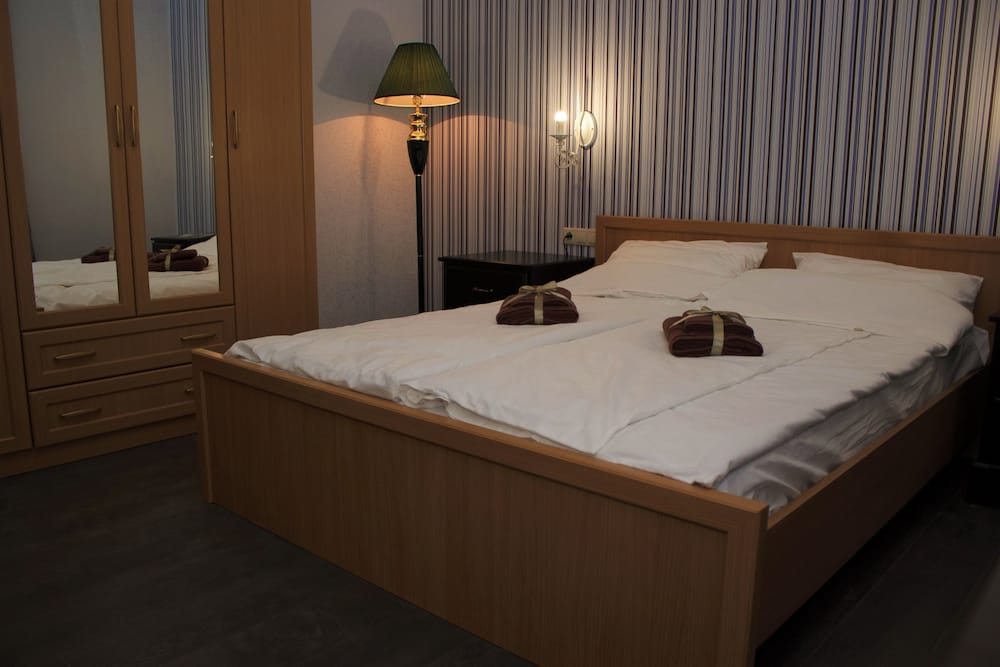 Deluxe Apartment, 1 King Bed, Kitchen