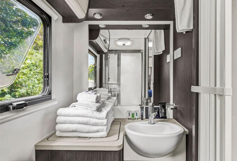 Jayco Van - Sleeps 4 photo 2