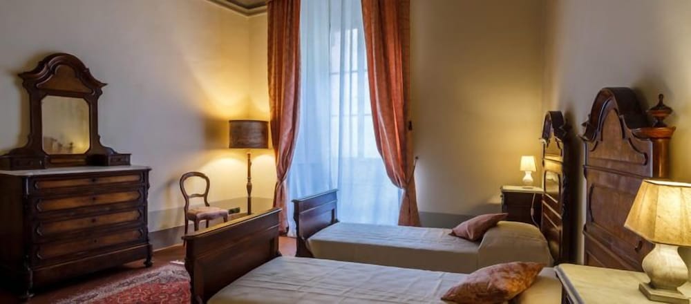Deluxe Triple Room, City View photo 3