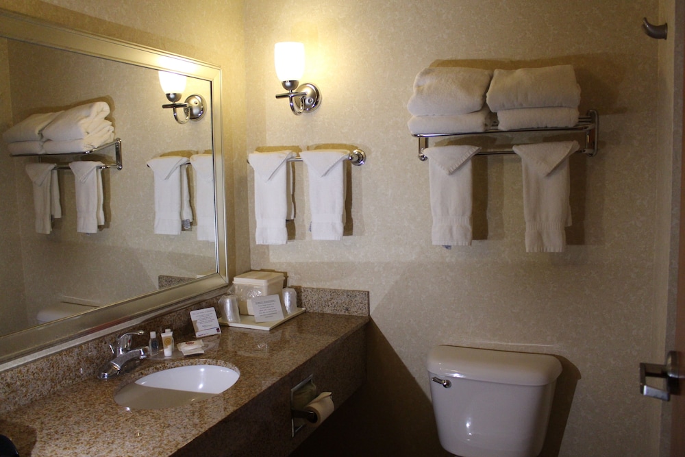 Suite, 2 Queen Beds - Photo 4