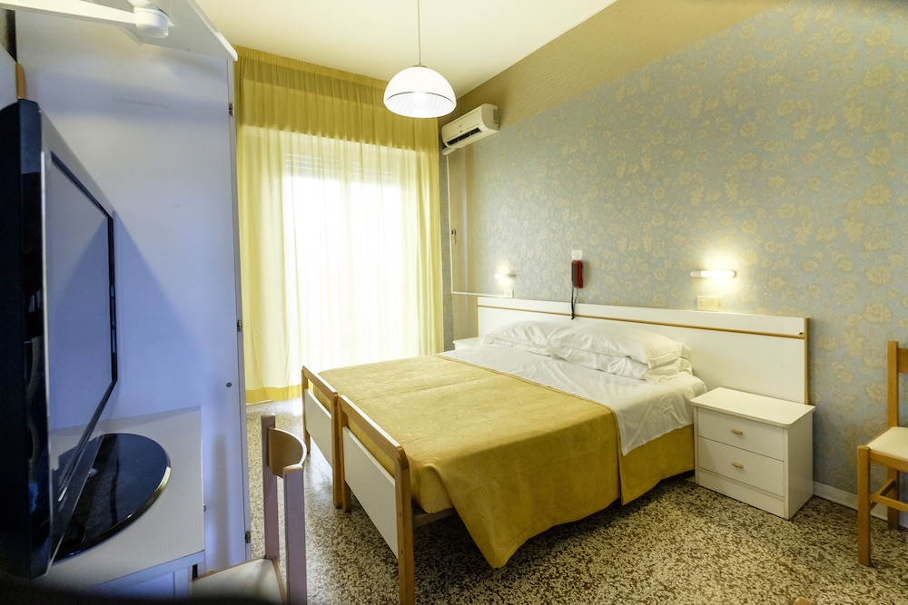 Standard Double Room, 1 Queen Bed