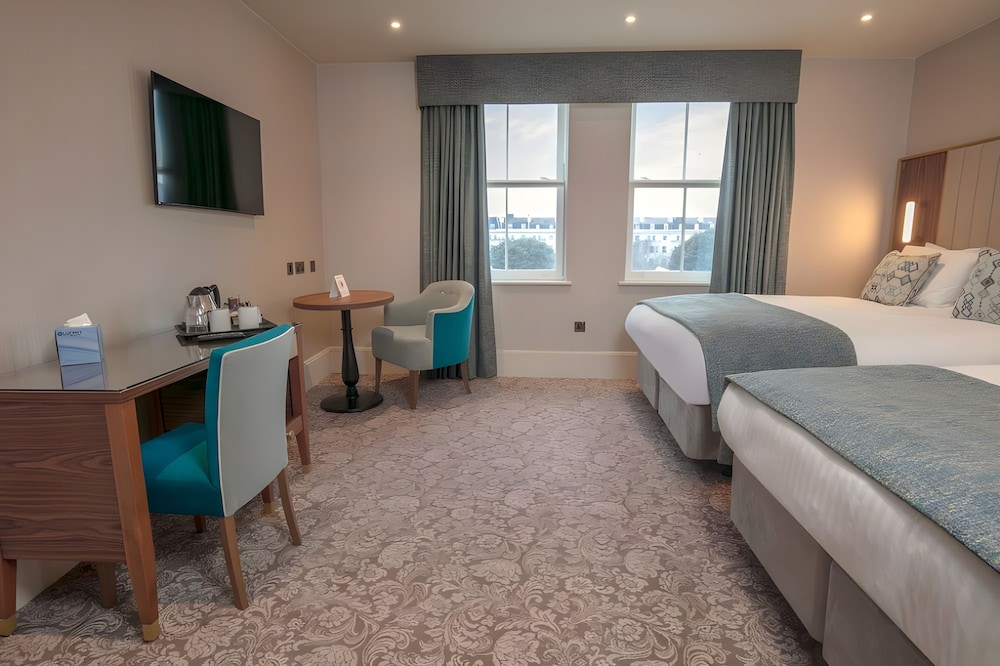 Standard Room, 2 Queen Beds photo 2