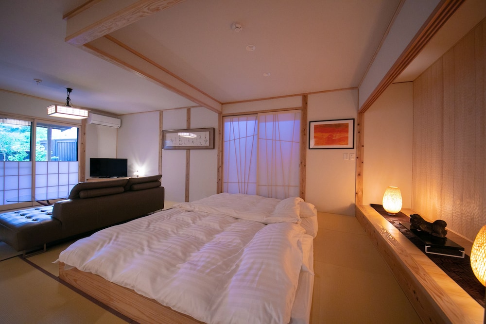 Japanese Style Superior Room, Private Bathroom and Open-air Bath - Photo 1