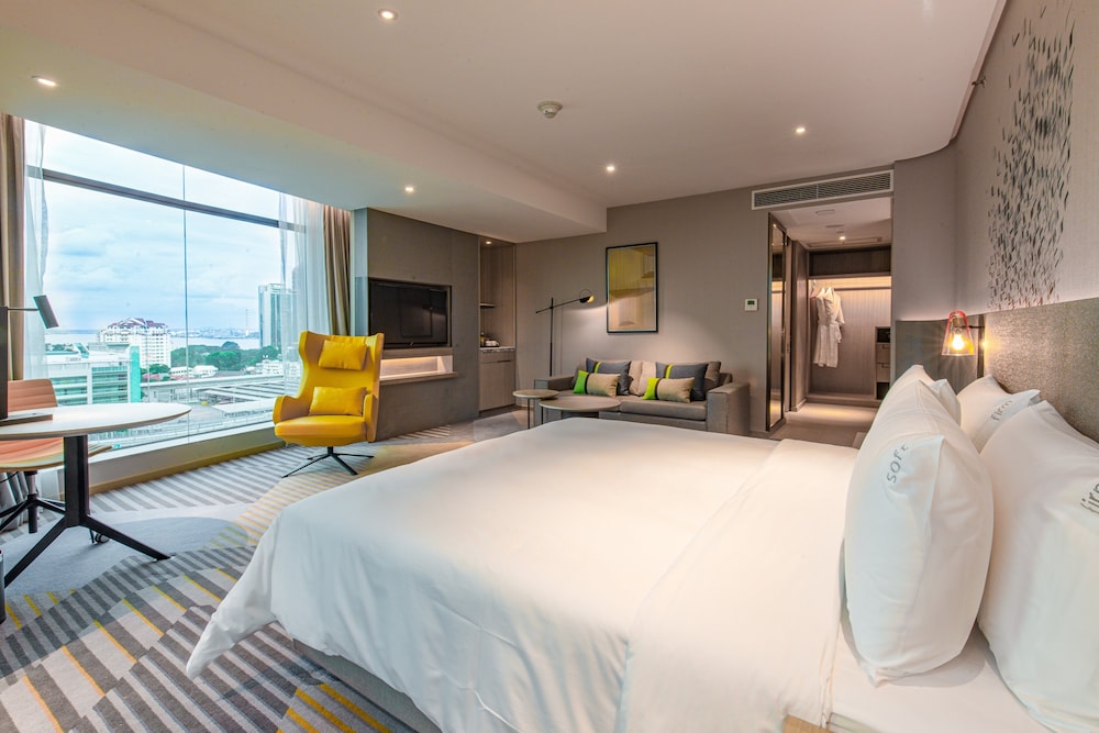 Suite, 1 King Bed, Sea View thumbnail 6