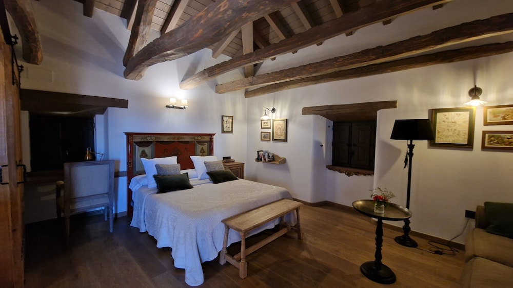 Romantic Studio Suite