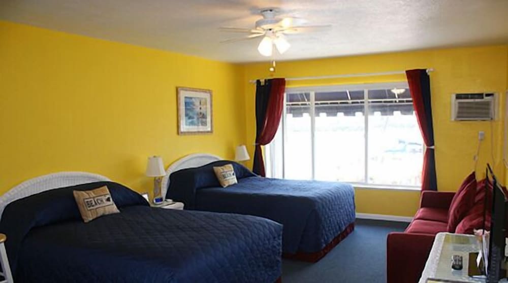 Room, 2 Queen Beds (Waterfront) photo 2