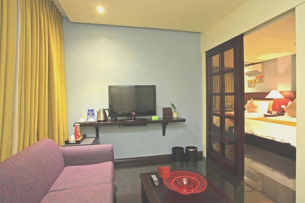 Family Studio Suite photo 2