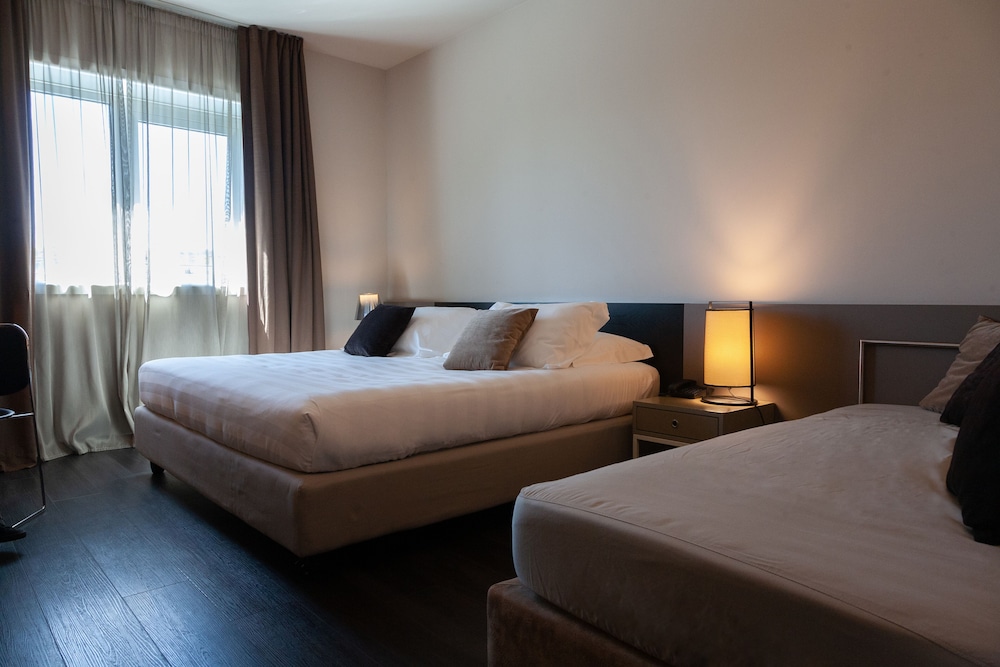 Superior Triple Room photo 2
