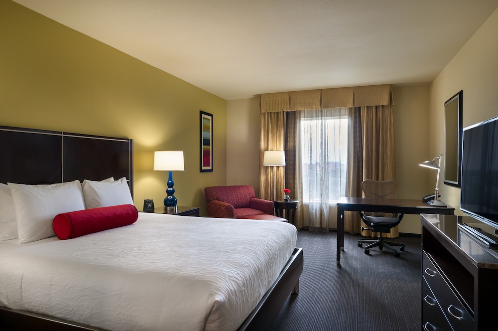 Suite, 1 King Bed, Smoking, Jetted Tub