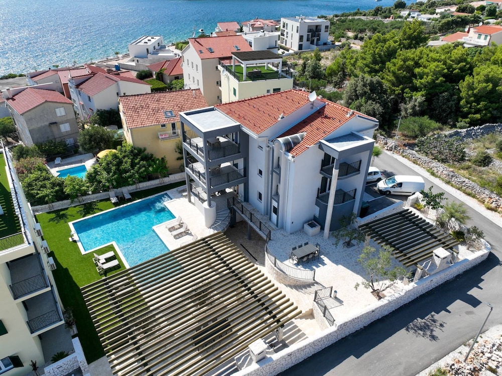 Triple Room (Standard Three Bedroom Apartment)