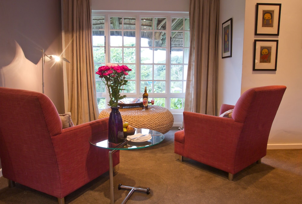 Executive Suite, 1 King Bed, Pool View photo 3