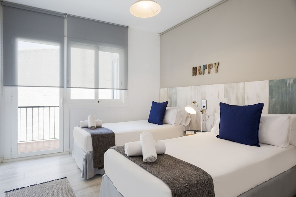 Exclusive Apartment, 2 Bedrooms, Sea View, Beachfront (Paseo de la Ribera 44) photo 3