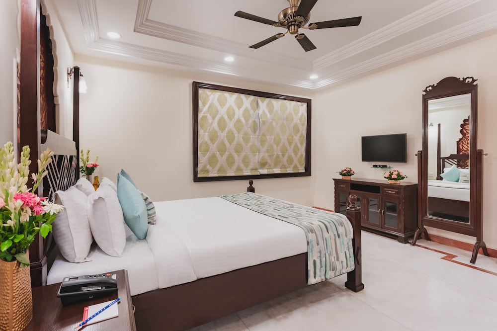 Deluxe Suite with Balcony