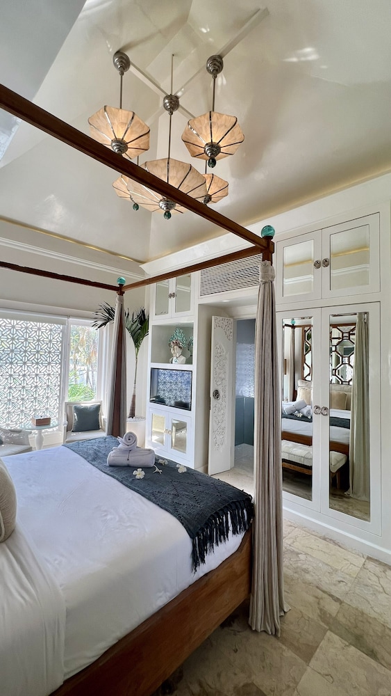 Luxury Apartment, 2 Bedrooms, Poolside photo 2