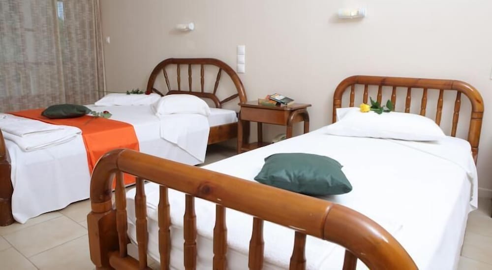 Standard Room, Partial Sea View photo 1