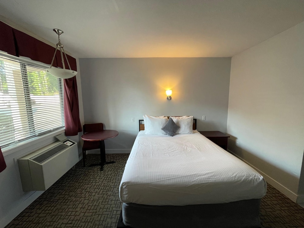 Efficiency, Room, 2 Queen Bed, Non Smoking - Photo 2