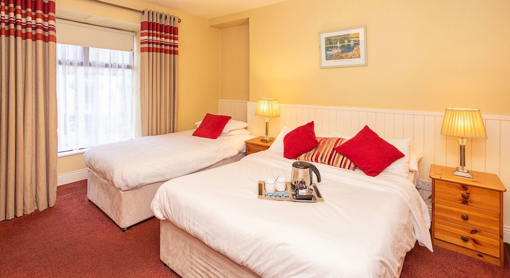 Comfort Room, Multiple Beds, Non Smoking, Hill View photo 2