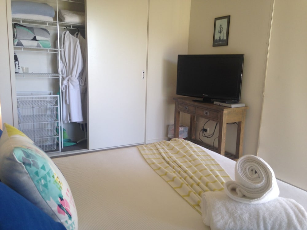 Premier Apartment, 1 Queen Bed, Hot Tub, Sea View photo 2