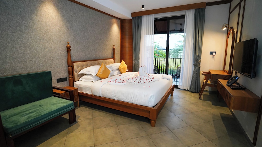 Standard Room, 1 King Bed, Garden View