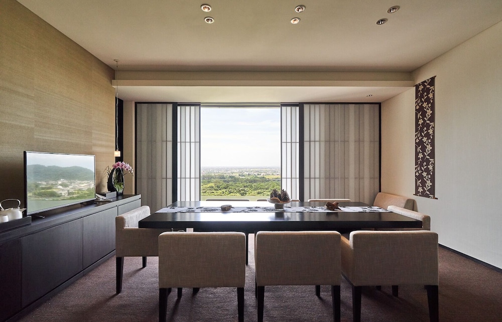 Presidential Suite, City View photo 2