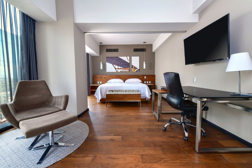 Executive Suite Single